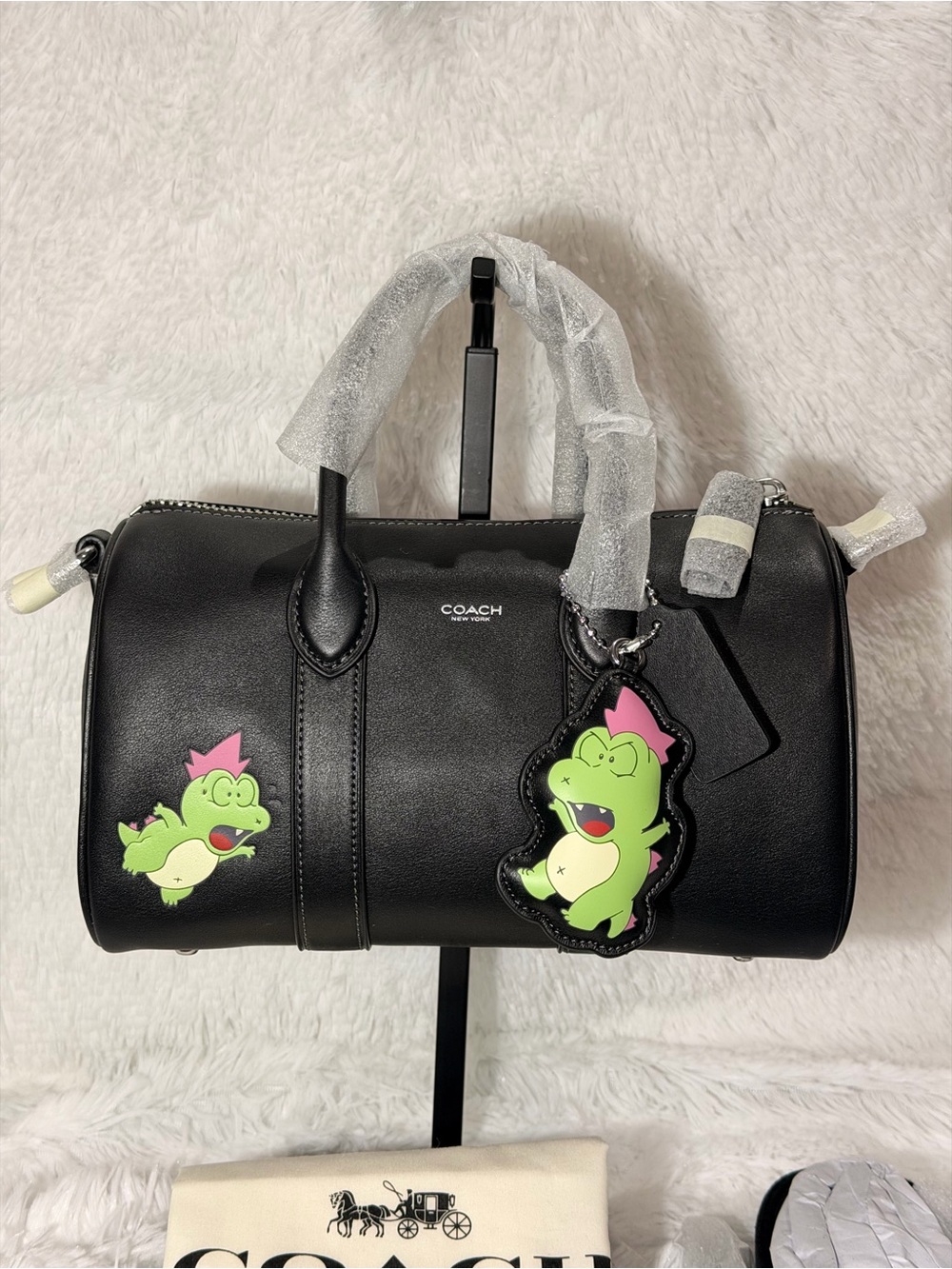 Coach I Brain Dead
Compass Bag 25 W/Darby Dino 🦖 Charm. Silver hardware NWT